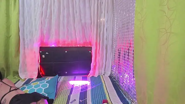 Snapshot of Megan_Miles02 chatting on 02/24/25, 01:02 Megan Miles02 online show from 02/24/25, 01:02