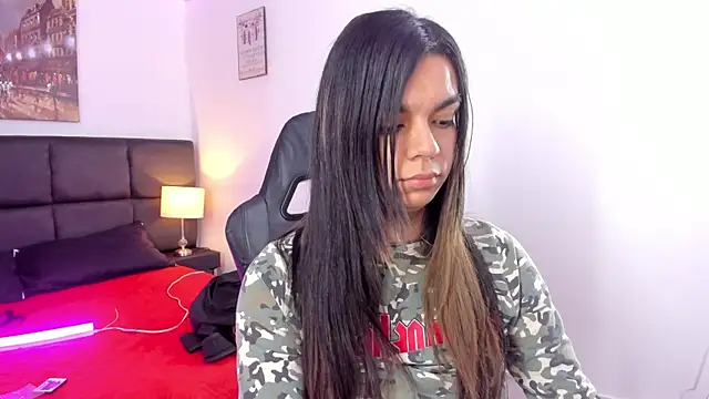 Snapshot of Megan_Miles02 chatting on 03/14/25, 02:10 Megan Miles02 online show from 03/14/25, 02:10