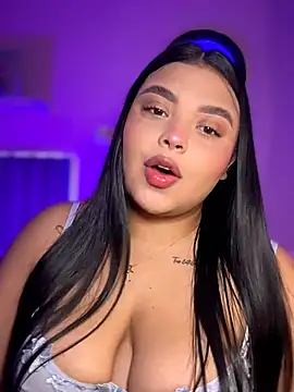 Emily cooper20 online show from 03/31/26, 12:56