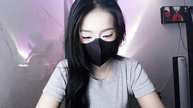 Snapshot of -KathySweet- chatting on 10/27/25, 04:24 -KathySweet- online show from 10/27/25, 04:24