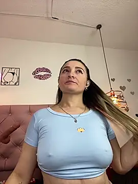 Snapshot of antonella87 chatting on 09/16/25, 07:48 antonella87 online show from 09/16/25, 07:48