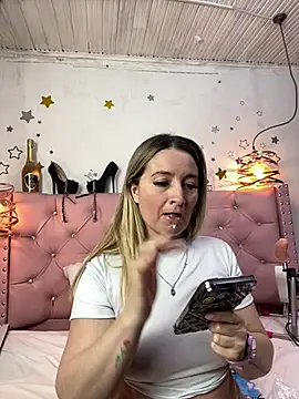 Snapshot of antonella87 chatting on 03/21/25, 01:56 antonella87 online show from 03/21/25, 01:56