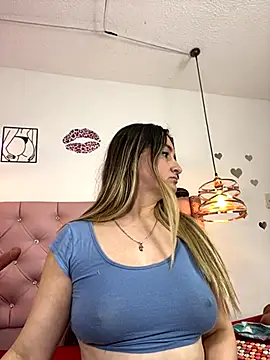 Snapshot of antonella87 chatting on 09/23/25, 11:34 antonella87 online show from 09/23/25, 11:34