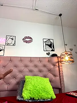 Snapshot of antonella87 chatting on 09/24/25, 08:37 antonella87 online show from 09/24/25, 08:37