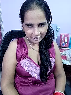 Snapshot of reemacouple007 chatting on 07/01/26, 04:57 reemacouple007 online show from 07/01/26, 04:57