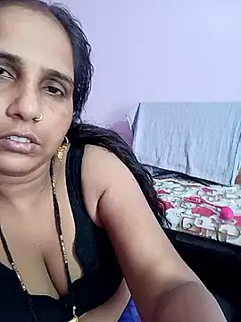 Snapshot of reemacouple007 chatting on 05/27/26, 06:43 reemacouple007 online show from 05/27/26, 06:43