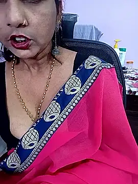 Snapshot of reemacouple007 chatting on 05/12/26, 05:52 reemacouple007 online show from 05/12/26, 05:52