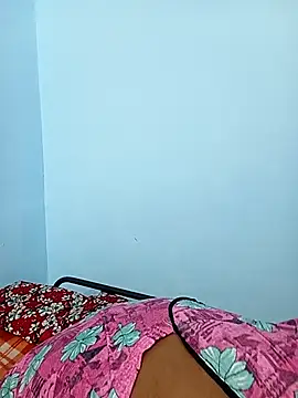 reemacouple007 online show from 10/28/25, 06:01