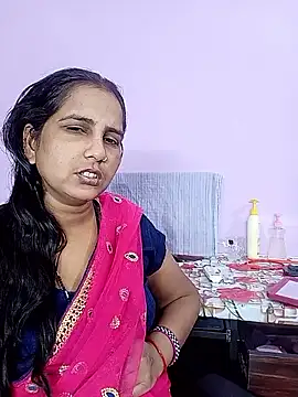 Snapshot of reemacouple007 chatting on 04/17/26, 04:26 reemacouple007 online show from 04/17/26, 04:26