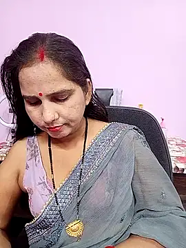 Snapshot of reemacouple007 chatting on 04/16/26, 08:04 reemacouple007 online show from 04/16/26, 08:04