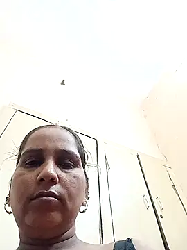 Snapshot of reemacouple007 chatting on 09/22/25, 07:20 reemacouple007 online show from 09/22/25, 07:20