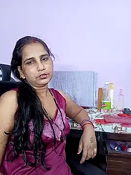 Snapshot of reemacouple007 chatting on 04/17/26, 06:00 reemacouple007 online show from 04/17/26, 06:00