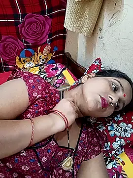 Snapshot of reemacouple007 chatting on 10/17/25, 11:12 reemacouple007 online show from 10/17/25, 11:12