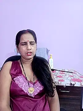 Snapshot of reemacouple007 chatting on 05/01/26, 12:48 reemacouple007 online show from 05/01/26, 12:48