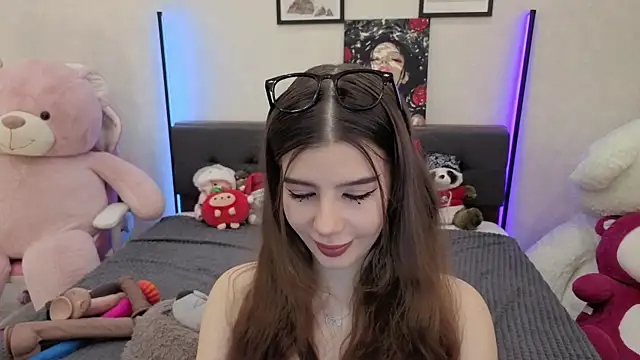 dolly ll online show from 12/04/25, 01:32