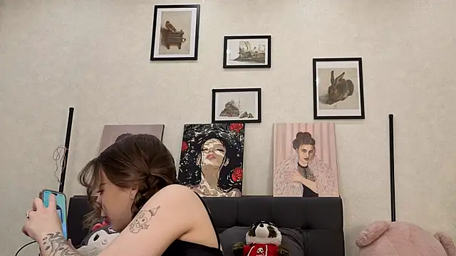 Snapshot of dolly_ll chatting on 07/01/26, 01:22 dolly ll online show from 07/01/26, 01:22