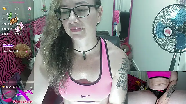 ViickySexy online show from 09/30/25, 07:42