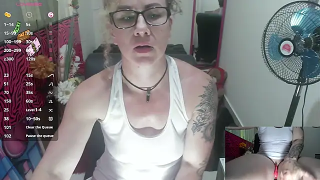 ViickySexy online show from 10/27/25, 07:26