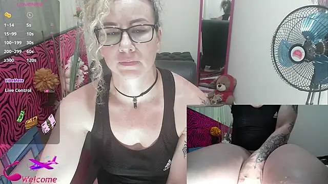 ViickySexy online show from 11/07/25, 08:02