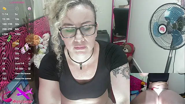 ViickySexy online show from 11/26/25, 07:47