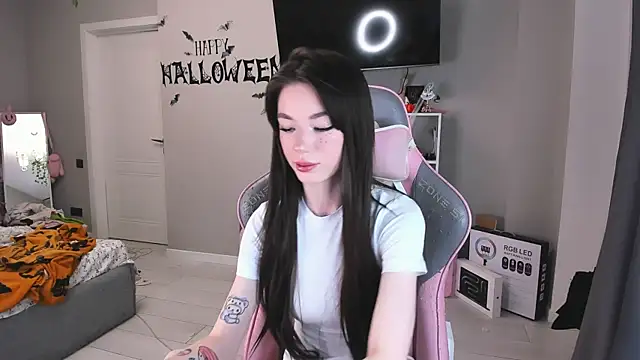 Snapshot of Aliceblush chatting on 11/05/25, 03:15 Aliceblush online show from 11/05/25, 03:15