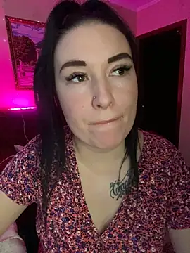 Snapshot of Roxana_Bell chatting on 01/17/25, 07:27 Roxana Bell online show from 01/17/25, 07:27