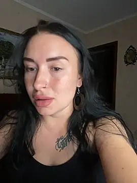 Snapshot of Roxana_Bell chatting on 07/04/26, 06:56 Roxana Bell online show from 07/04/26, 06:56