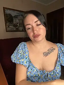 Snapshot of Roxana_Bell chatting on 09/26/25, 04:47 Roxana Bell online show from 09/26/25, 04:47