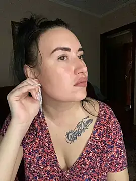 Snapshot of Roxana_Bell chatting on 04/19/26, 12:17 Roxana Bell online show from 04/19/26, 12:17