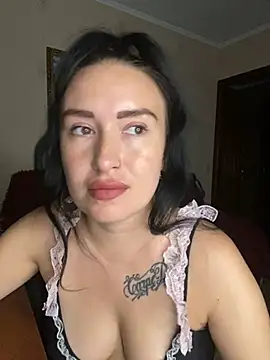 Snapshot of Roxana_Bell chatting on 07/07/26, 05:27 Roxana Bell online show from 07/07/26, 05:27