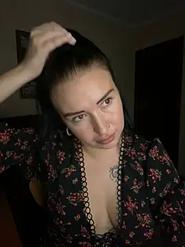 Snapshot of Roxana_Bell chatting on 07/15/26, 06:59 Roxana Bell online show from 07/15/26, 06:59