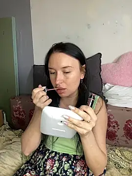 Snapshot of Roxana_Bell chatting on 04/24/26, 11:34 Roxana Bell online show from 04/24/26, 11:34