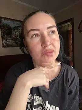 Snapshot of Roxana_Bell chatting on 04/16/26, 10:49 Roxana Bell online show from 04/16/26, 10:49