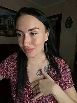 Snapshot of Roxana_Bell chatting on 06/06/26, 12:32 Roxana Bell online show from 06/06/26, 12:32