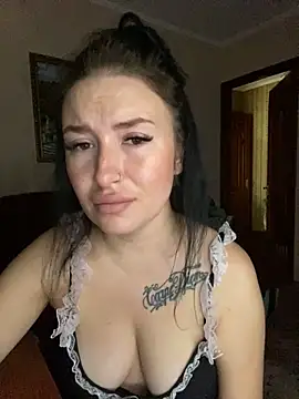 Snapshot of Roxana_Bell chatting on 09/21/25, 11:37 Roxana Bell online show from 09/21/25, 11:37