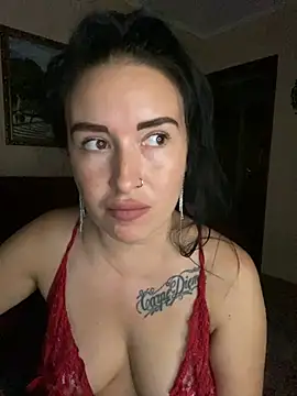 Snapshot of Roxana_Bell chatting on 07/05/26, 04:25 Roxana Bell online show from 07/05/26, 04:25