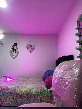 little tifanny82 online show from 12/19/25, 01:13