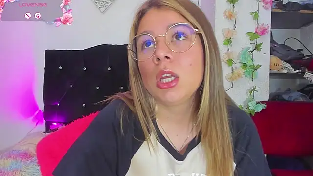 little tifanny82 online show from 02/26/25, 02:38