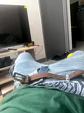 liluxxx32 online show from 12/01/25, 11:44