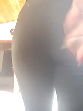 Snapshot of tata_laima__ chatting on 02/21/26, 03:03 tata laima online show from 02/21/26, 03:03