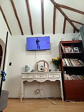 Snapshot of tata_laima__ chatting on 05/01/26, 02:33 tata laima online show from 05/01/26, 02:33
