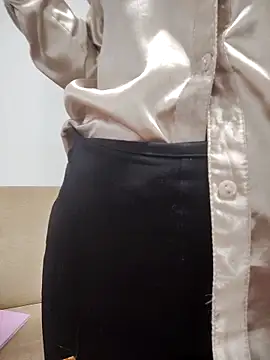 tata laima   online show from 11/06/25, 04:22