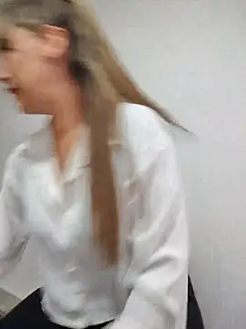 tata laima   online show from 11/13/25, 04:22