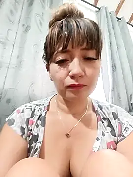 tata laima   online show from 04/15/26, 03:16