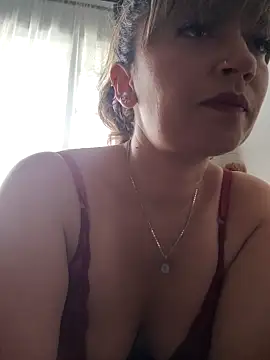 tata laima   online show from 12/16/25, 01:59