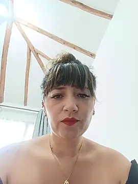 Snapshot of tata_laima__ chatting on 06/02/26, 01:55 tata laima online show from 06/02/26, 01:55