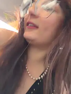 urpuppymoon online show from 03/04/26, 10:17