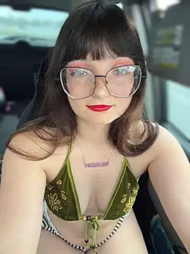 urpuppymoon online show from 04/01/26, 10:07