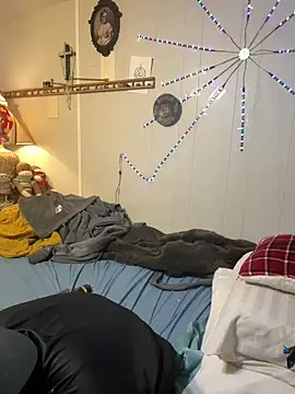 BobbyQ29 online show from 12/15/25, 08:42