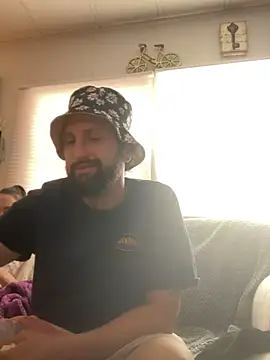 BobbyQ29 online show from 04/29/26, 08:04